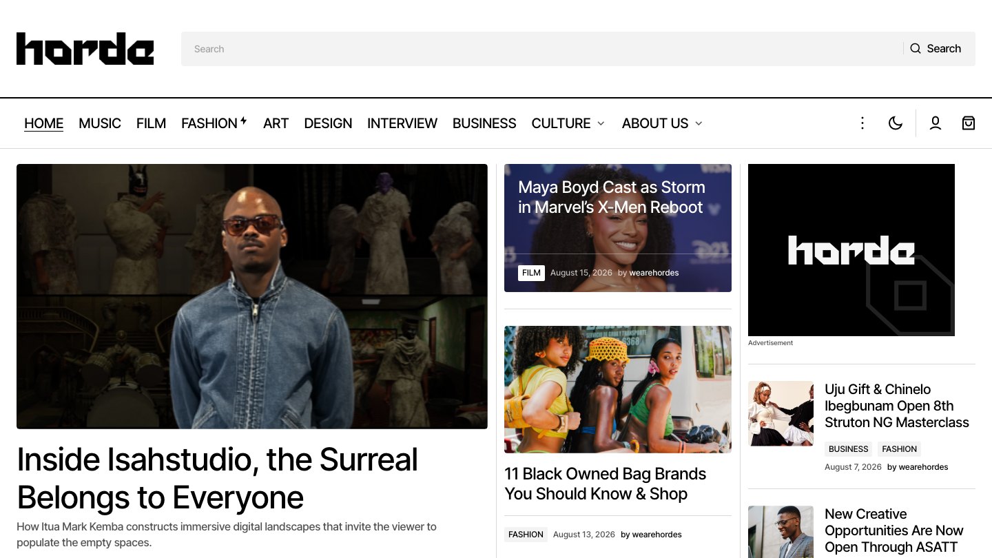 The Hordes homepage — a lead story with a large image, a secondary column of features, and a sidebar of recent posts.